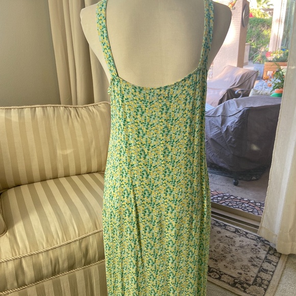 Green Floral Summer Dress - Picture 2 of 3